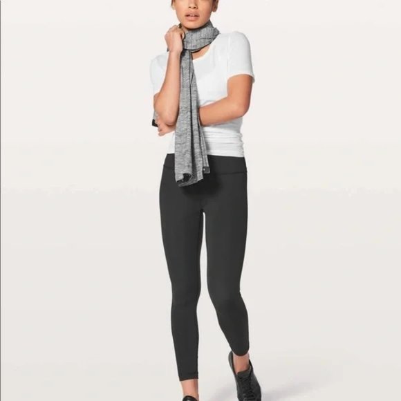 Lululemon Vinyasa Scarf - Black and White - Picture 4 of 4